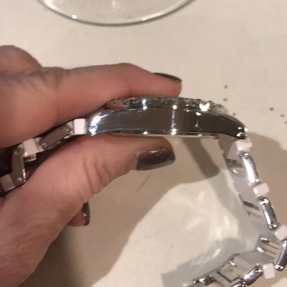 Hello Kitty Sanrio Watch. NWOT - Picture 14 of 16